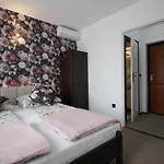 Hotel Na Zbojeckiej 2*