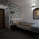 Na Zbojeckiej 2* Skawa