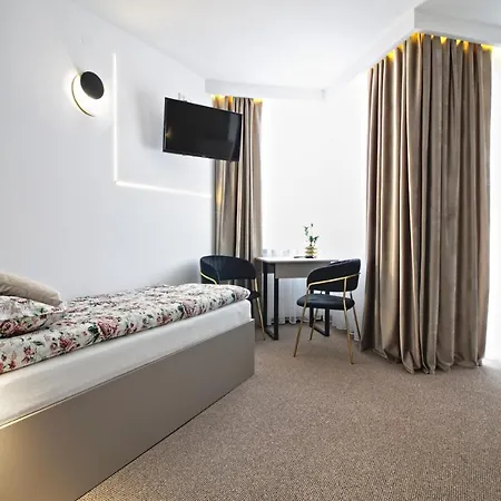 Na Zbojeckiej 2* Skawa