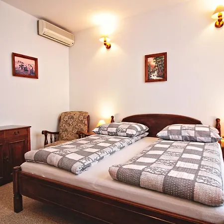Hotel Na Zbojeckiej 2*