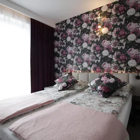 Na Zbojeckiej Hotel