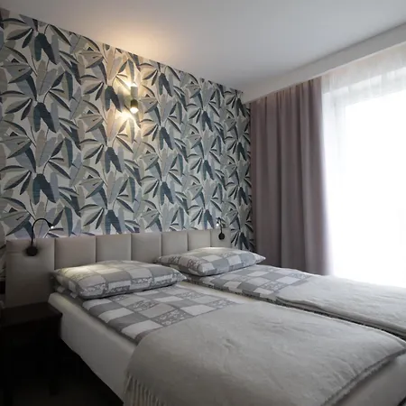 Na Zbójeckiej Hotel 2*
